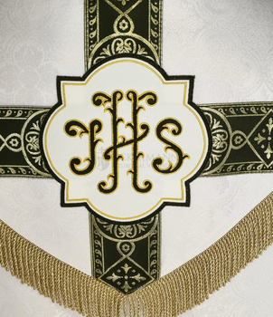 Semigotische Kasel und Rauchmantel mit Sargkleid 215