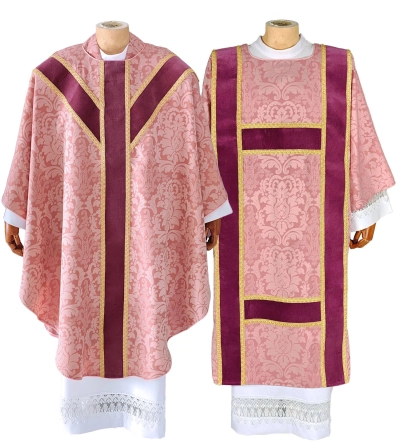 Set von Halbgotische Kasel und Dalmatik