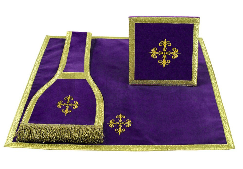 Satz liturgischer Gewänder