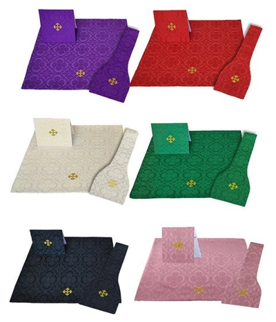 Garnitur von Bursae, Manipeln, Kelchvela